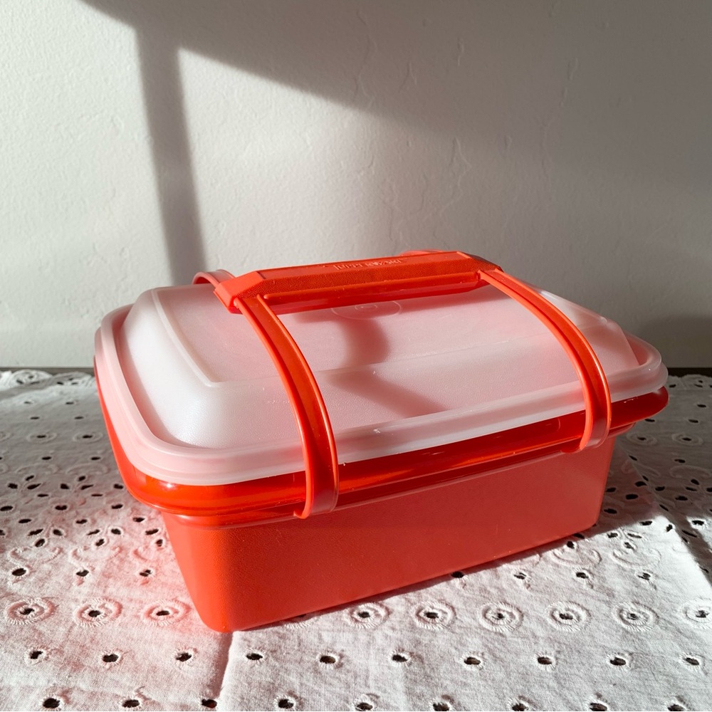 Tupperware - #1254 - Pack N Carry Red Lunch Box - Vintage
